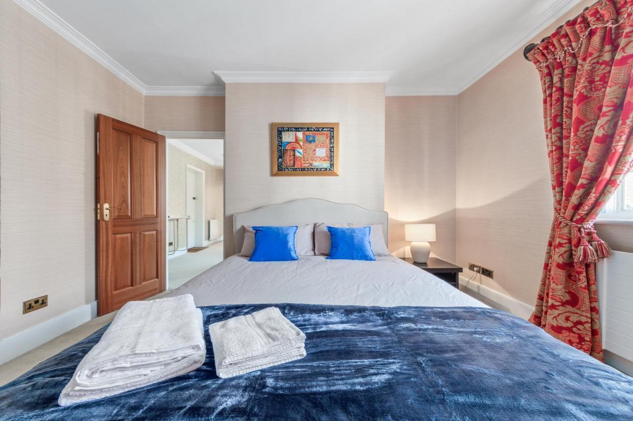 The Mayfair Large Snug London Exterior photo