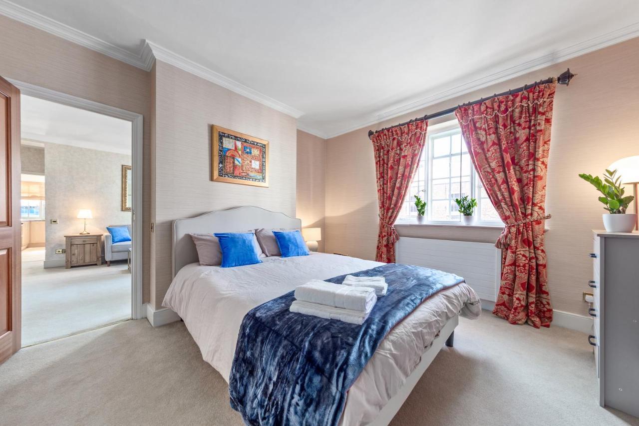 The Mayfair Large Snug London Exterior photo